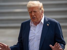 Trump amenaza con aranceles del 30% a la UE y México