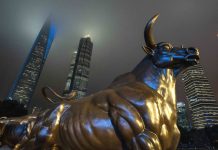 China Invita a Empresarios Locales con Inversiones en el Extranjero a Pagar Impuestos para Cubrir Gasto Público