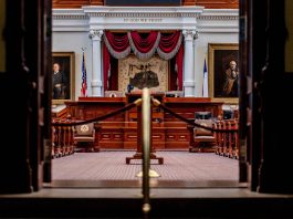 Los votantes hispanos en Texas comienzan a volverse contra Trump